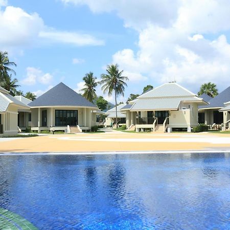 Wis Beach Khanom Exterior foto